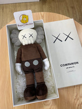 Kaws x Lane Crawford Companion Plush(限量 1000 份,2015 年发售)